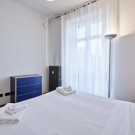 Apartment San Donato Balcony Flat *